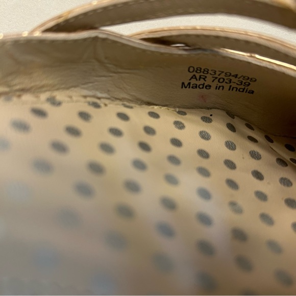 Boden Gold Flat Size 39/8 1/2 - Picture 8 of 11